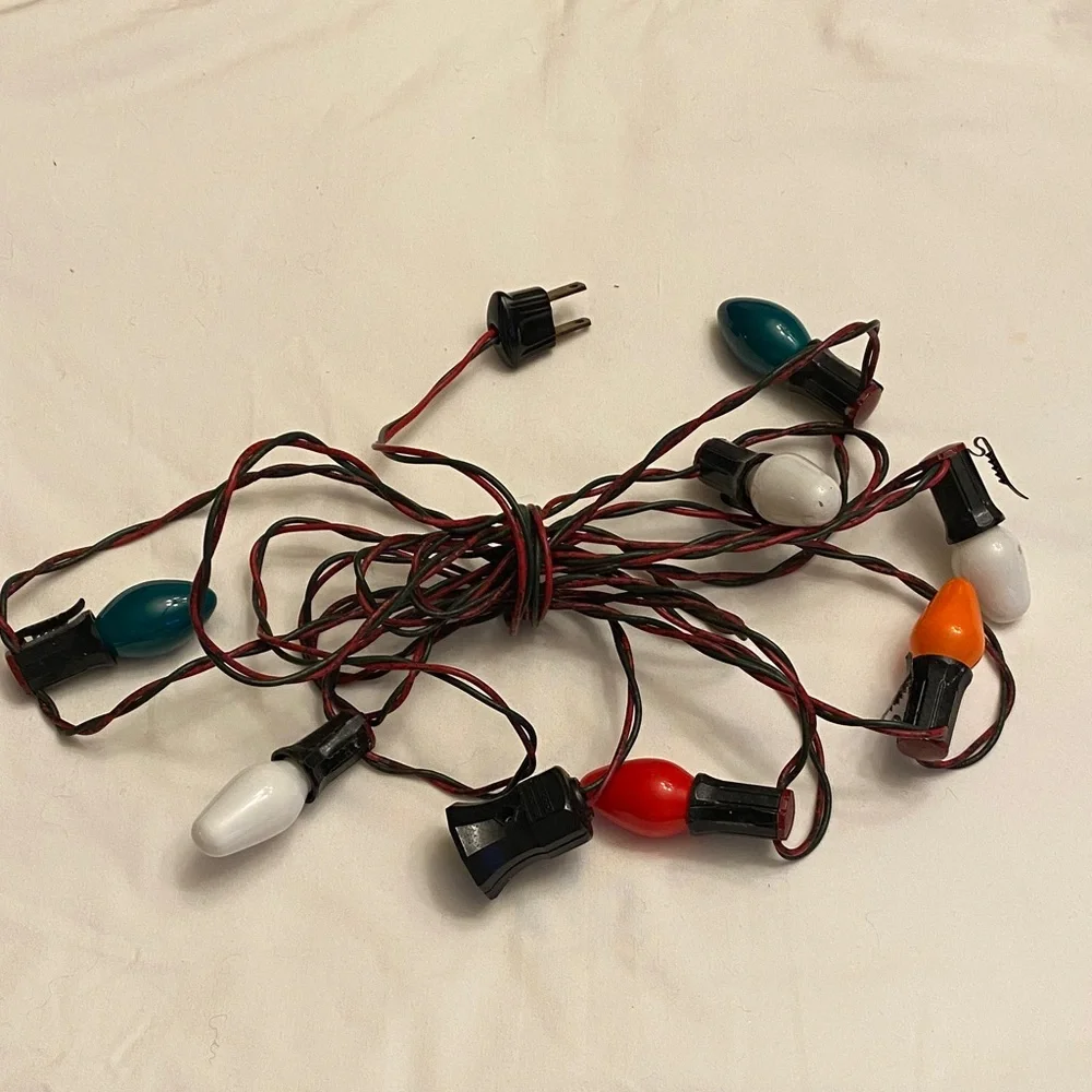 Vintage String of Seven C-7 Christmas Lights by Paramount - works
